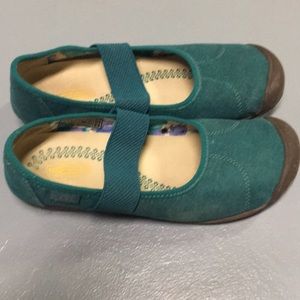 EUC, keen slip on shoes